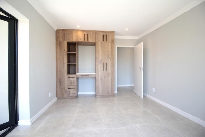 3 Bedroom Property for Sale in Fraaiuitsig Western Cape